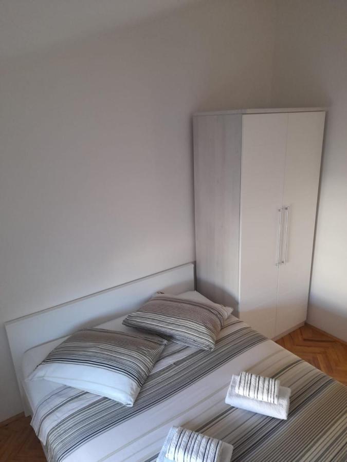 Apartman Lugovic Sibenik Bagian luar foto