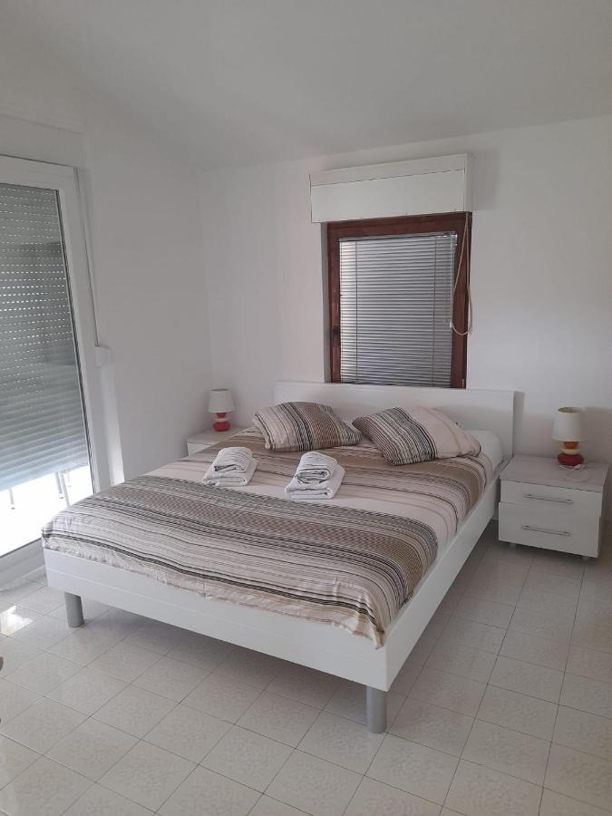 Apartman Lugovic Sibenik Bagian luar foto