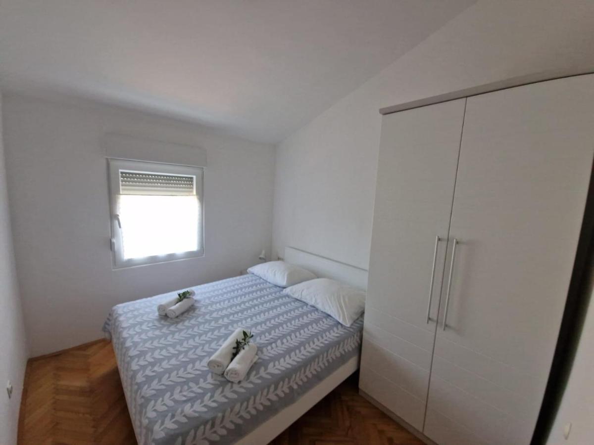 Apartman Lugovic Sibenik Bagian luar foto