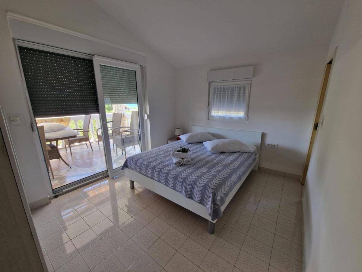 Apartman Lugovic Sibenik Bagian luar foto